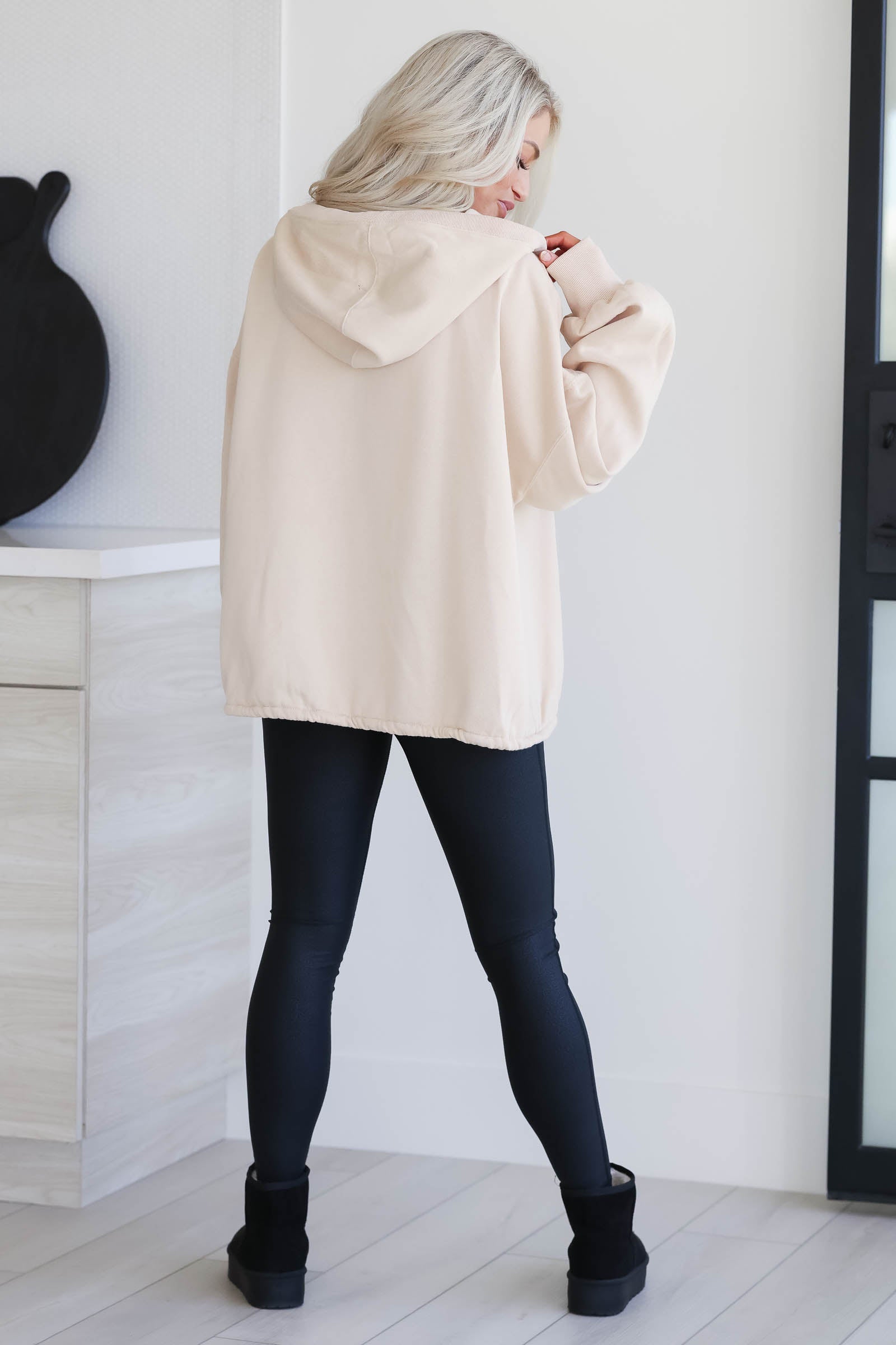 Oversized hoodie and online leggings outfit