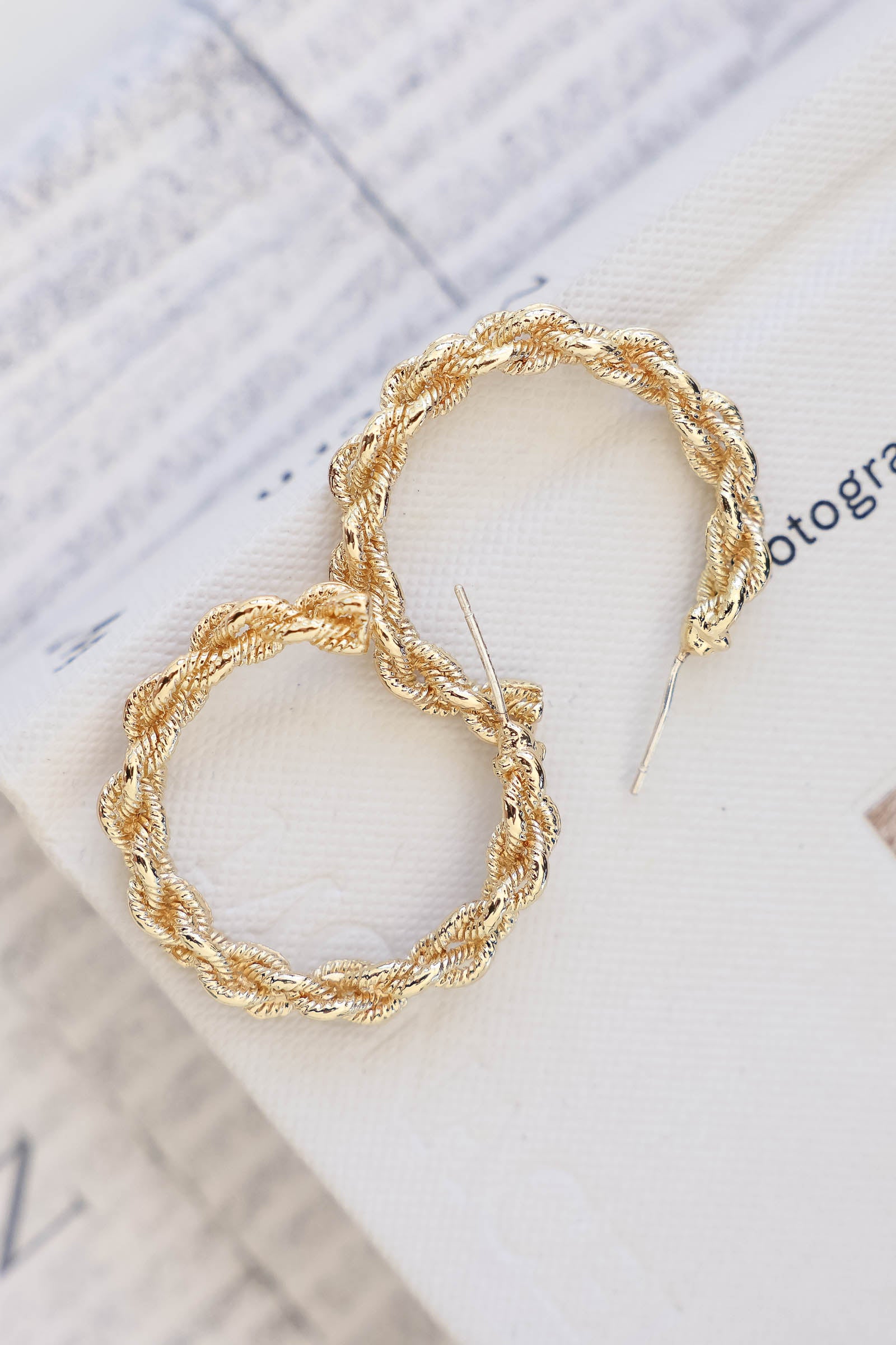 Coastal Connection Hoop Earrings - Gold closet candy 1