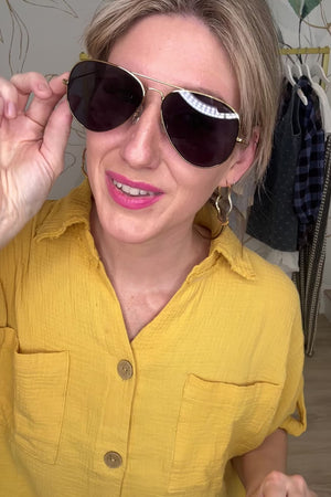 FREYRS Morgan Aviator Sunglasses - Gold, Rachel Fit Video