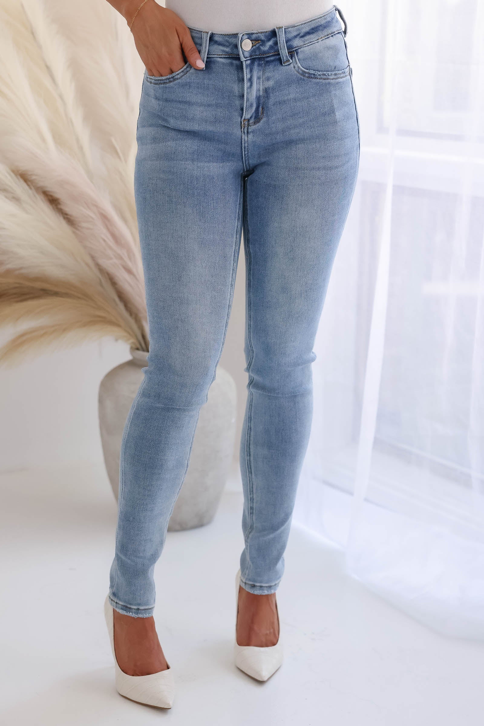 LOVERVET Kassidy Mid-Rise Ankle Skinny Jeans - Light Wash - Closet